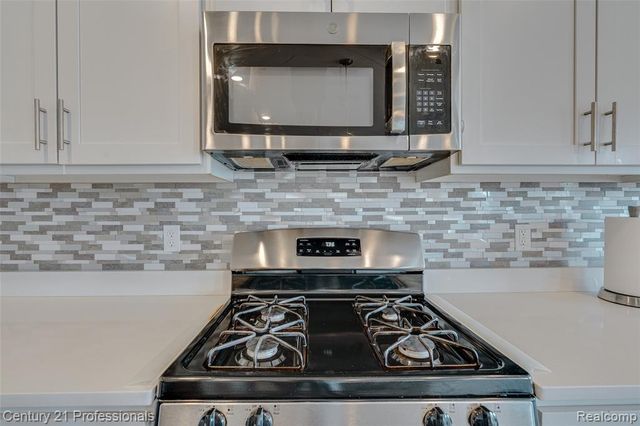 8580 Pioneer Street, Washington, MI 48094