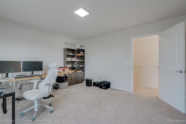 8580 Pioneer Street, Washington, MI 48094