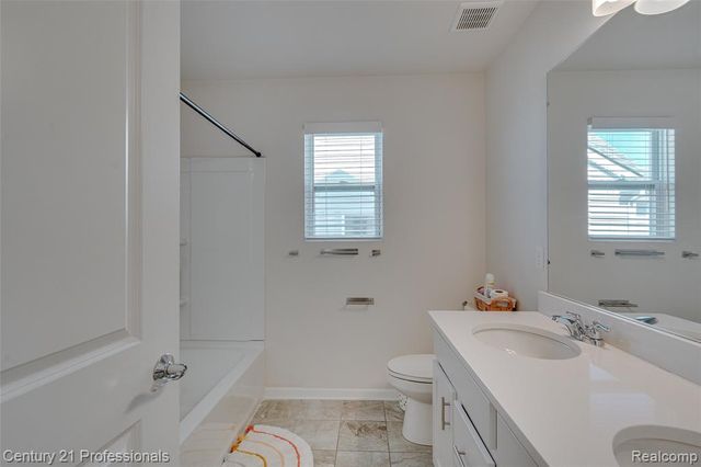 8580 Pioneer Street, Washington, MI 48094