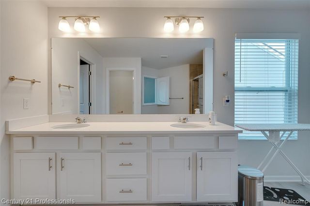 8580 Pioneer Street, Washington, MI 48094