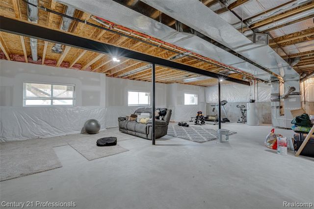 8580 Pioneer Street, Washington, MI 48094
