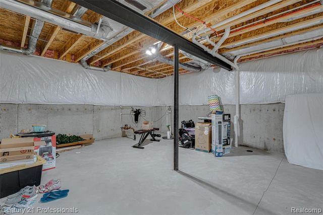 8580 Pioneer Street, Washington, MI 48094