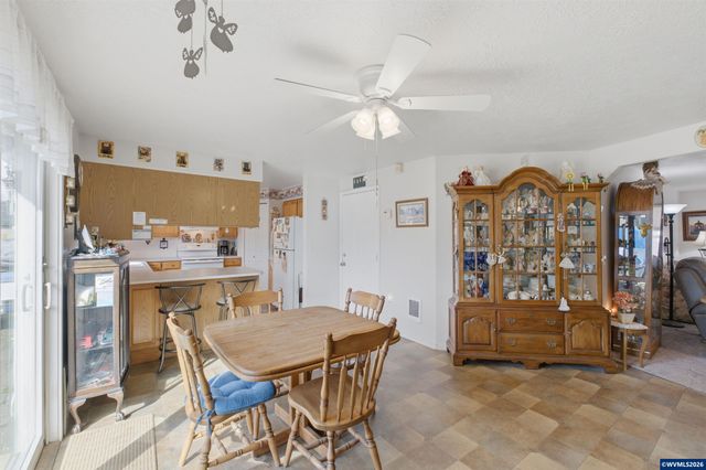 609 Pine St, Dallas, OR 97338