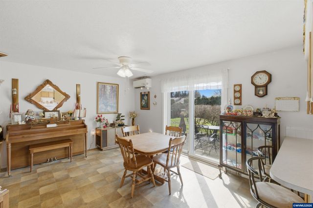 609 Pine St, Dallas, OR 97338