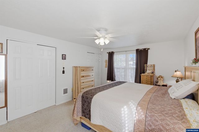 609 Pine St, Dallas, OR 97338