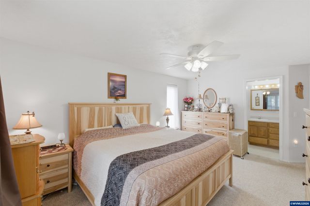 609 Pine St, Dallas, OR 97338