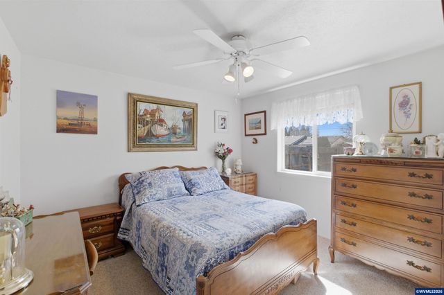 609 Pine St, Dallas, OR 97338