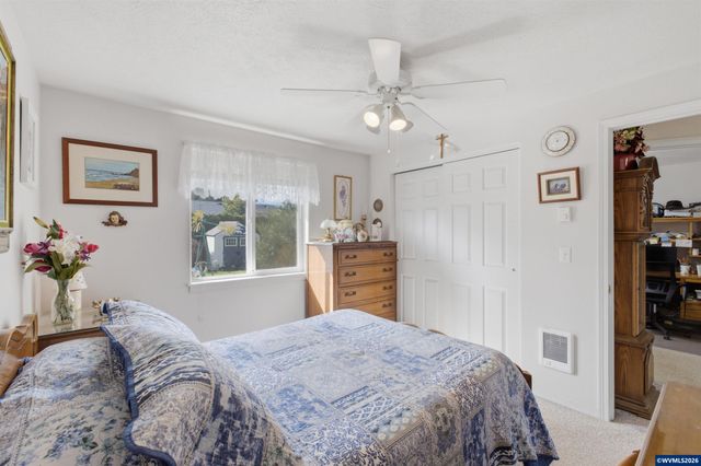 609 Pine St, Dallas, OR 97338