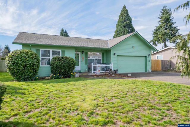 609 Pine St, Dallas, OR 97338