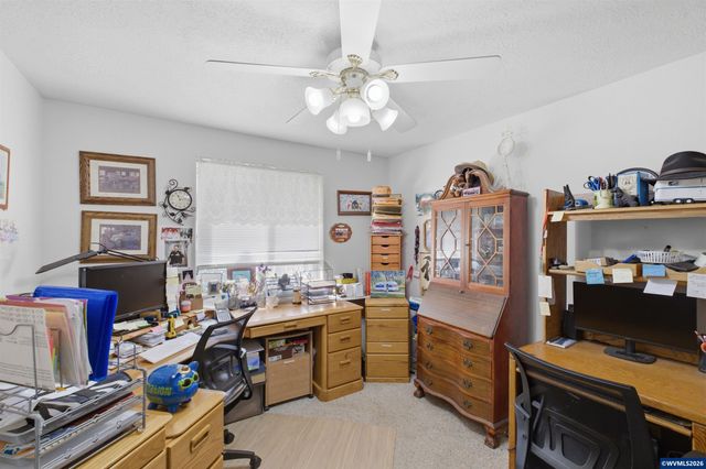 609 Pine St, Dallas, OR 97338