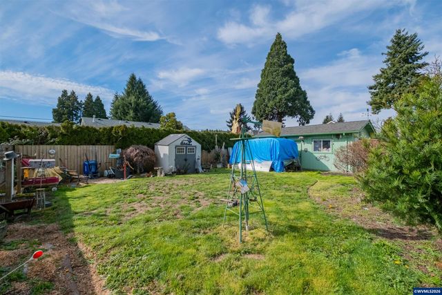 609 Pine St, Dallas, OR 97338