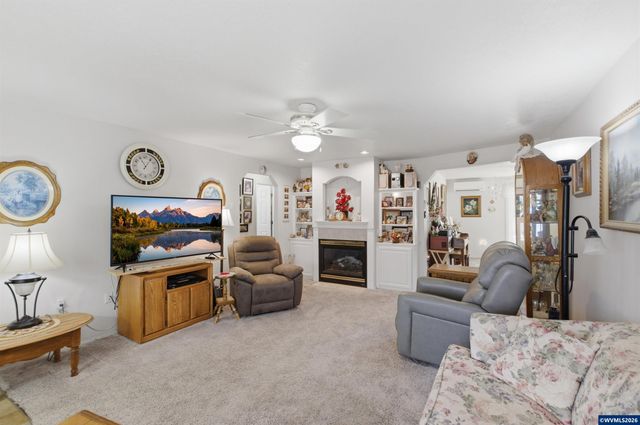 609 Pine St, Dallas, OR 97338