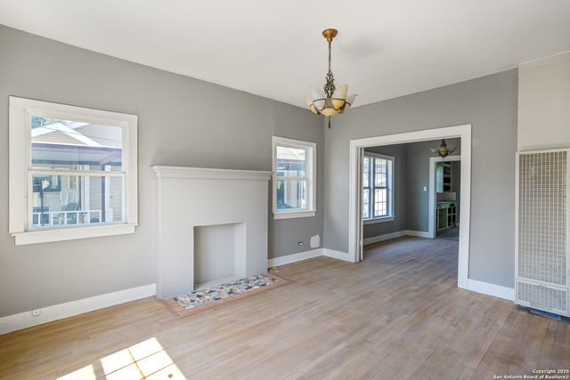 923 SACRAMENTO, San Antonio, TX 78201