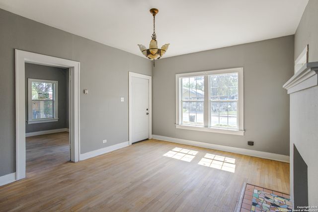923 SACRAMENTO, San Antonio, TX 78201