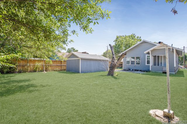 923 SACRAMENTO, San Antonio, TX 78201