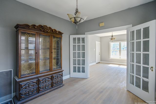 923 SACRAMENTO, San Antonio, TX 78201