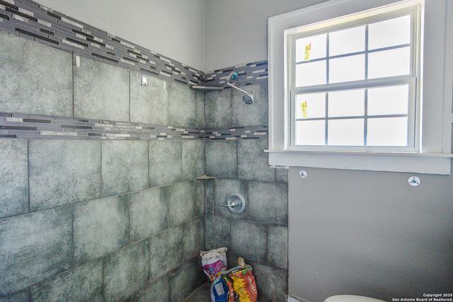 923 SACRAMENTO, San Antonio, TX 78201