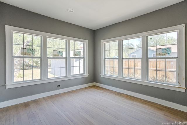 923 SACRAMENTO, San Antonio, TX 78201