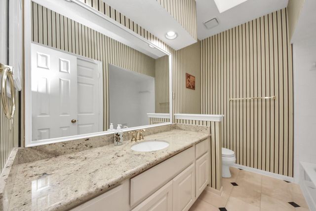 15838 Hillside Falls Trail, Houston, TX 77062