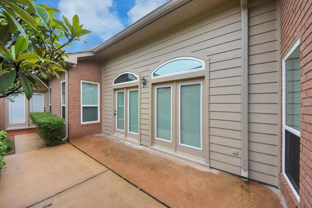 15838 Hillside Falls Trail, Houston, TX 77062