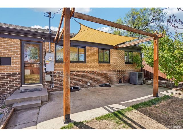 2848 Pontiac St, Denver, CO 80207