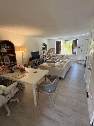 10095 SW 77th Ct 10095, Miami, FL 33156