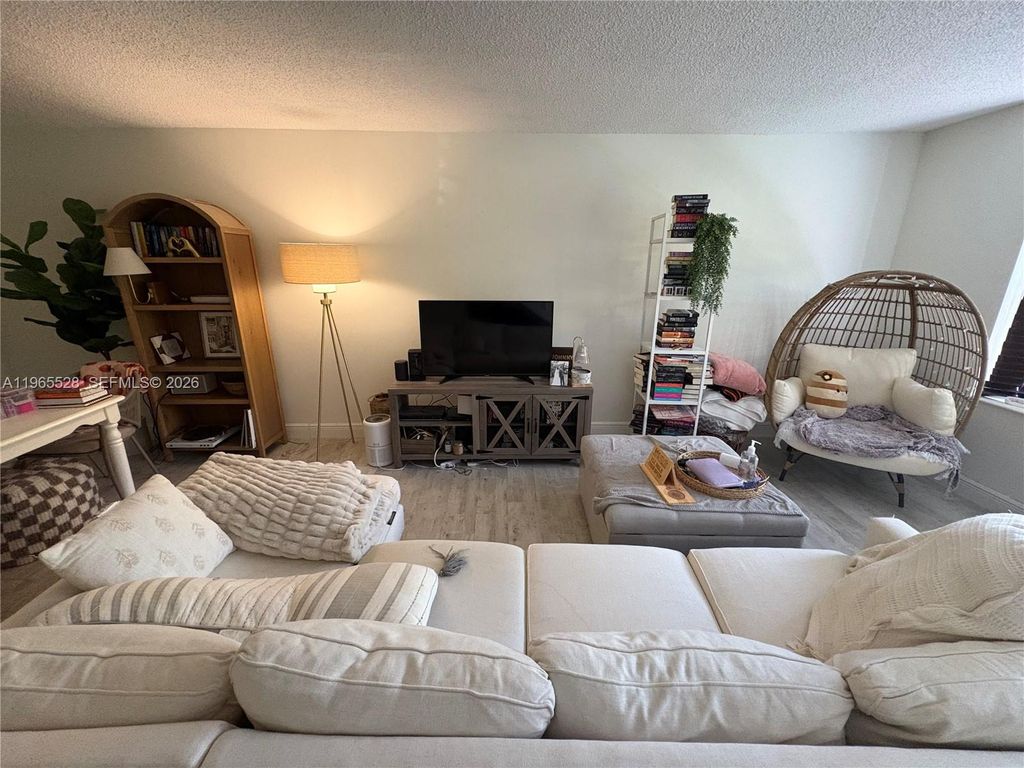 10095 SW 77th Ct 10095, Miami, FL 33156