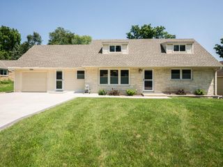 948 N Green Bay ROAD, Grafton, WI 53024