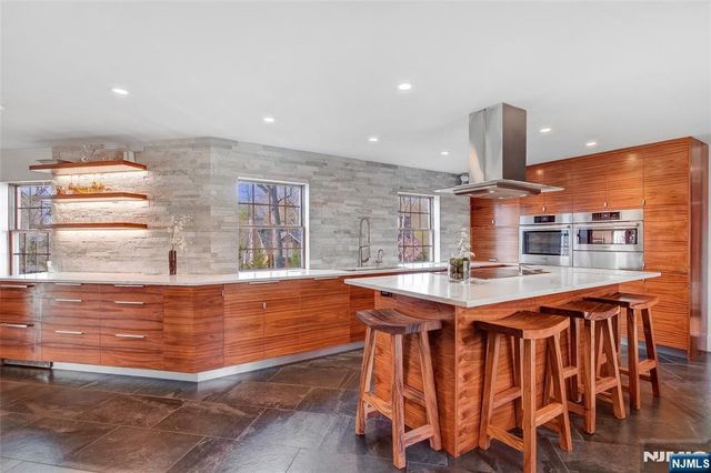 28 Rockleigh Road, Rockleigh, NJ 07647