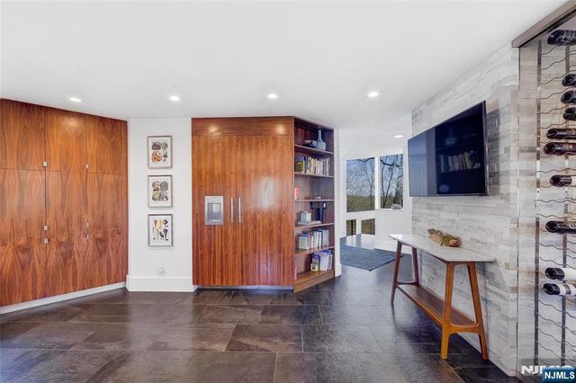 28 Rockleigh Road, Rockleigh, NJ 07647