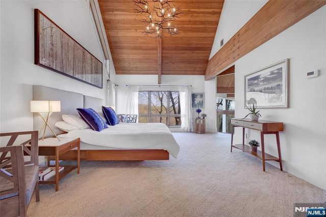 28 Rockleigh Road, Rockleigh, NJ 07647