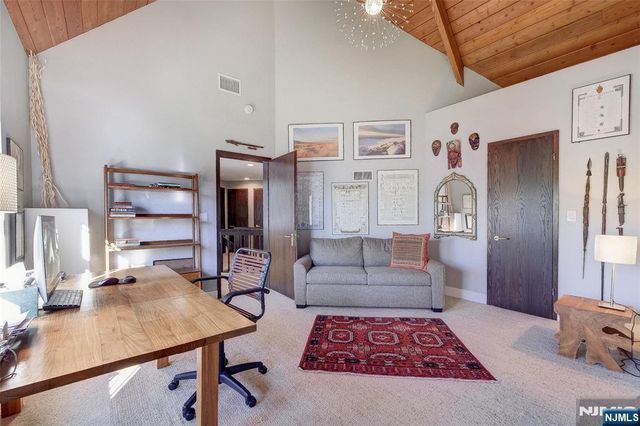 28 Rockleigh Road, Rockleigh, NJ 07647