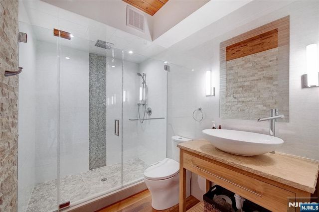 28 Rockleigh Road, Rockleigh, NJ 07647