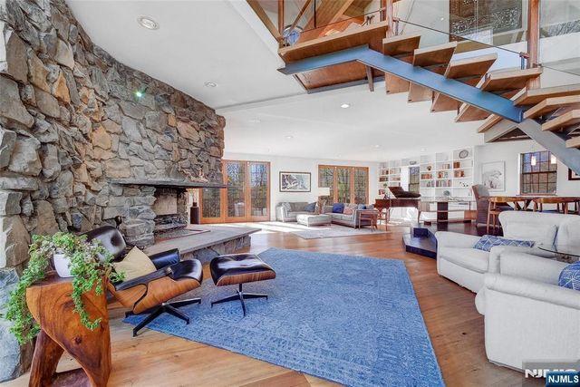 28 Rockleigh Road, Rockleigh, NJ 07647