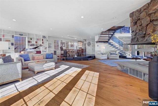 28 Rockleigh Road, Rockleigh, NJ 07647