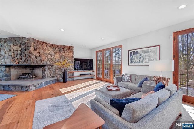 28 Rockleigh Road, Rockleigh, NJ 07647