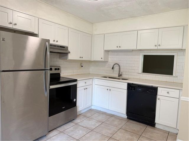 883 Yorkshire Lane, Lawrenceville, GA 30044