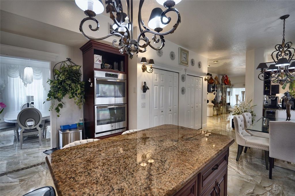 Image 13 of property listing at 7730 BARDMOOR HILL CIR, Orlando, FL 32835