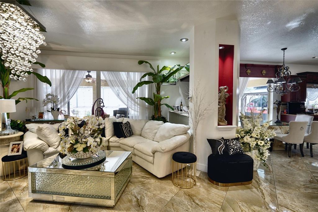 Image 8 of property listing at 7730 BARDMOOR HILL CIR, Orlando, FL 32835