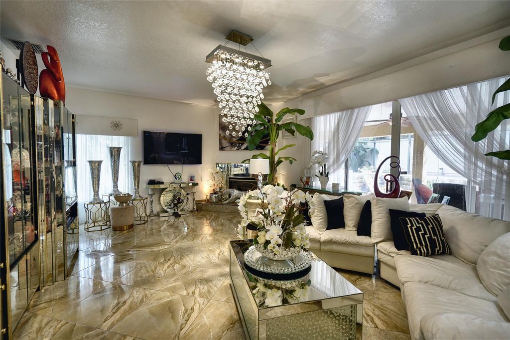 Image 9 of property listing at 7730 BARDMOOR HILL CIR, Orlando, FL 32835