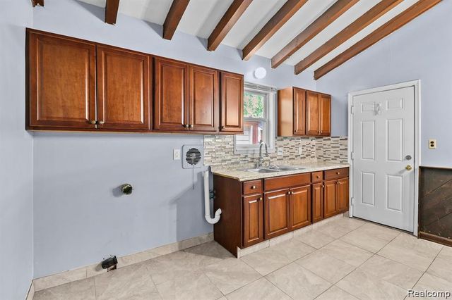 25016 Lehigh Street, Dearborn Heights, MI 48125