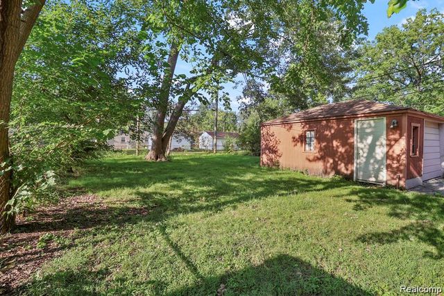 25016 Lehigh Street, Dearborn Heights, MI 48125