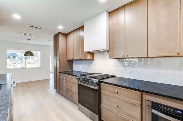 4827 Gerona DR, Austin, TX 78759