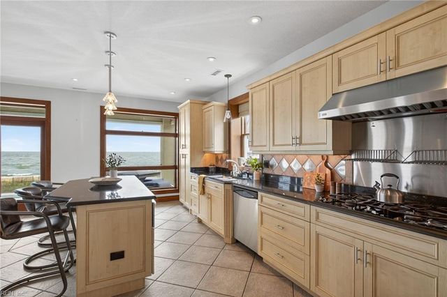 504 W Ocean View AVE, Norfolk, VA 23503