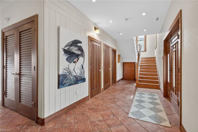 504 W Ocean View AVE, Norfolk, VA 23503