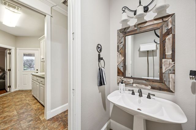 6162 Graham Point, Royse City, TX 75189