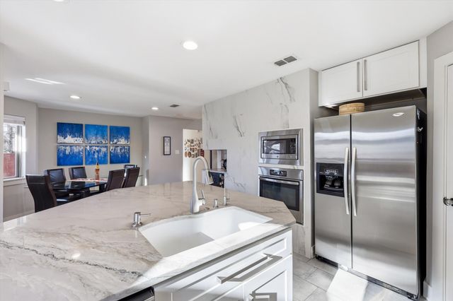 107 Highland Lake Drive, Highland Village, TX 75077