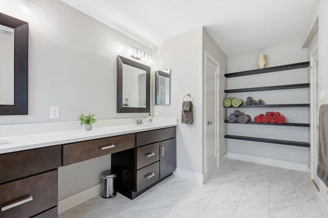 107 Highland Lake Drive, Highland Village, TX 75077