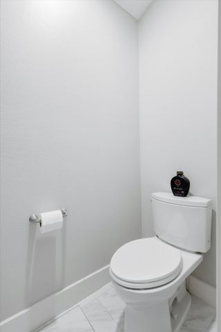 107 Highland Lake Drive, Highland Village, TX 75077