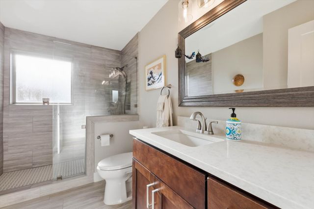 107 Highland Lake Drive, Highland Village, TX 75077